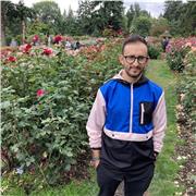 Profesor de español e ingles. Enfoque en literatura, cine, comunicación y humanidades en general. Cuento con Maestria en Literatura Comparada en ingles y español